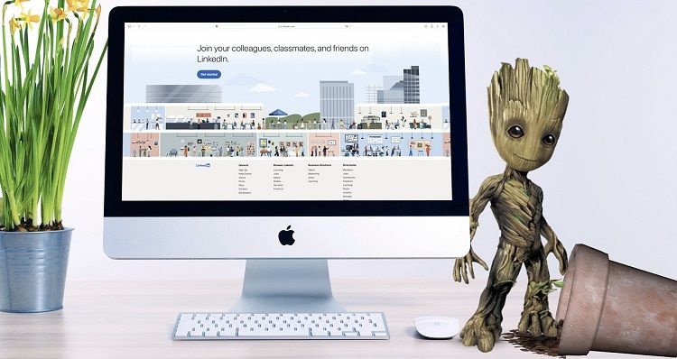 تصویر مانیتور اپل با صفحه اصلی لینکدین روی صفحه با Groot در کنار آن