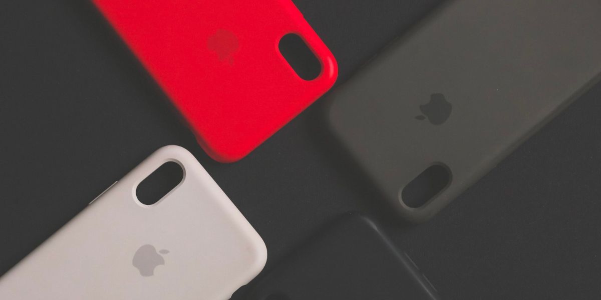 casing iphone merah, abu-abu, hitam, dan putih