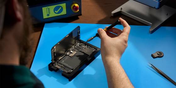 Samsung's Self-Repair vs. Apple's Self Service Repair Programs: Which Is Better for Consumers?