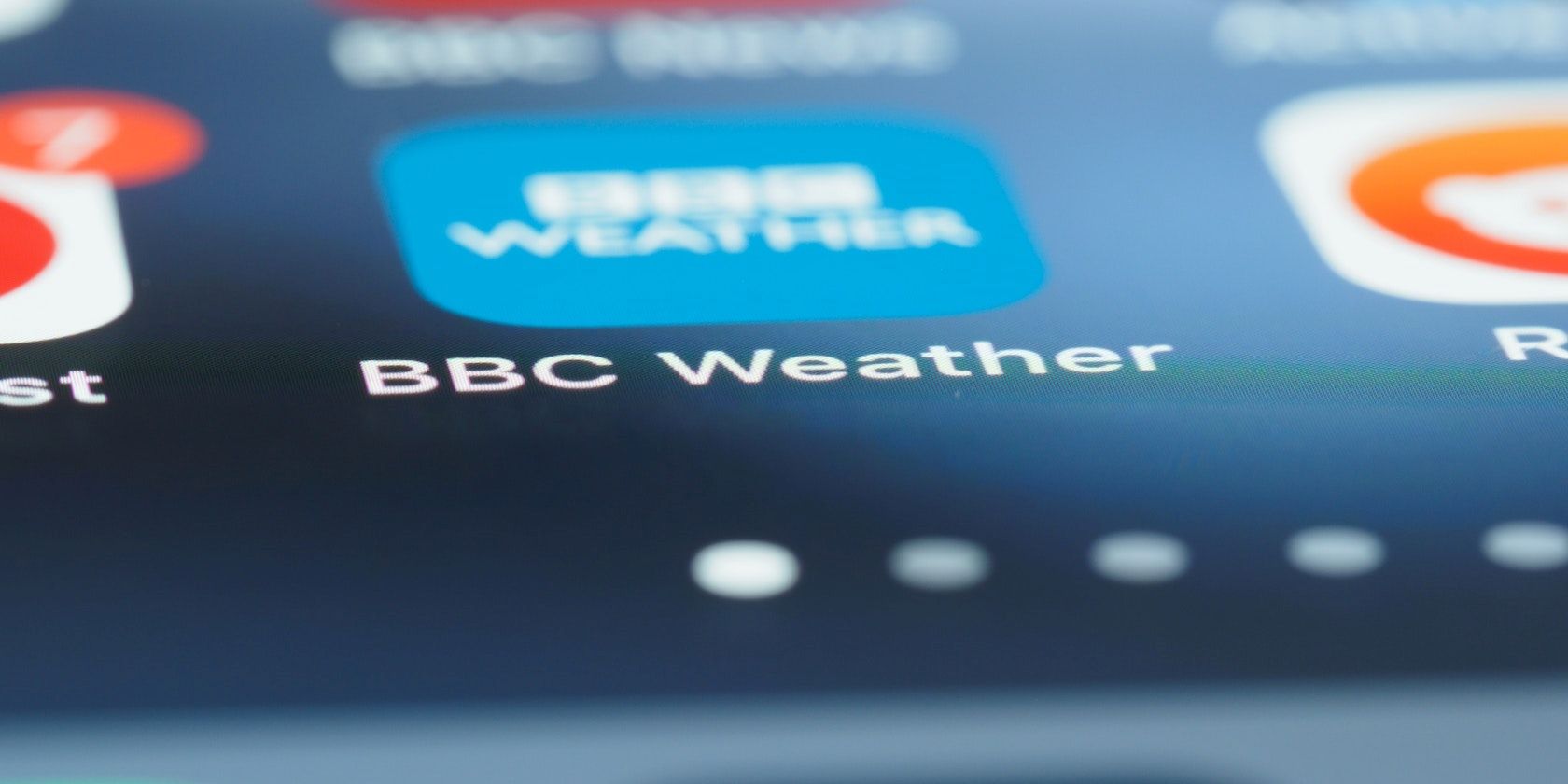 A picture of the BBC weather app on a screen