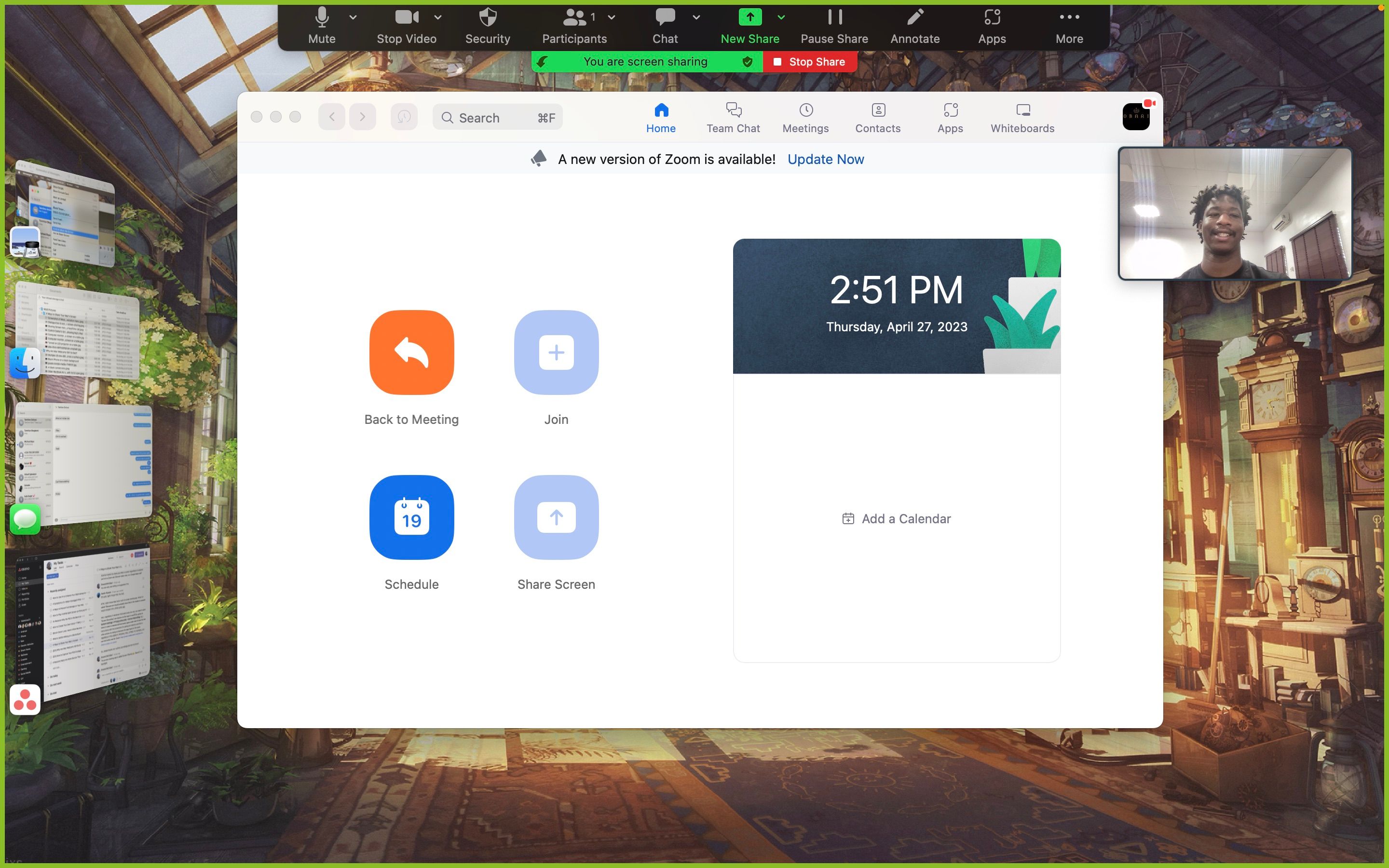 Zoom's green screen-sharing border around the desktop of a Mac
