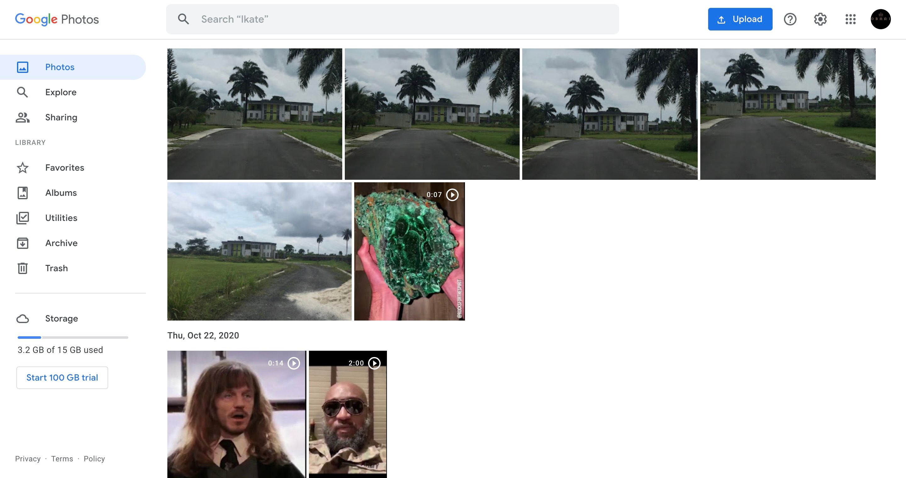 Google Photos web page screenshot with video thumbnails on screen