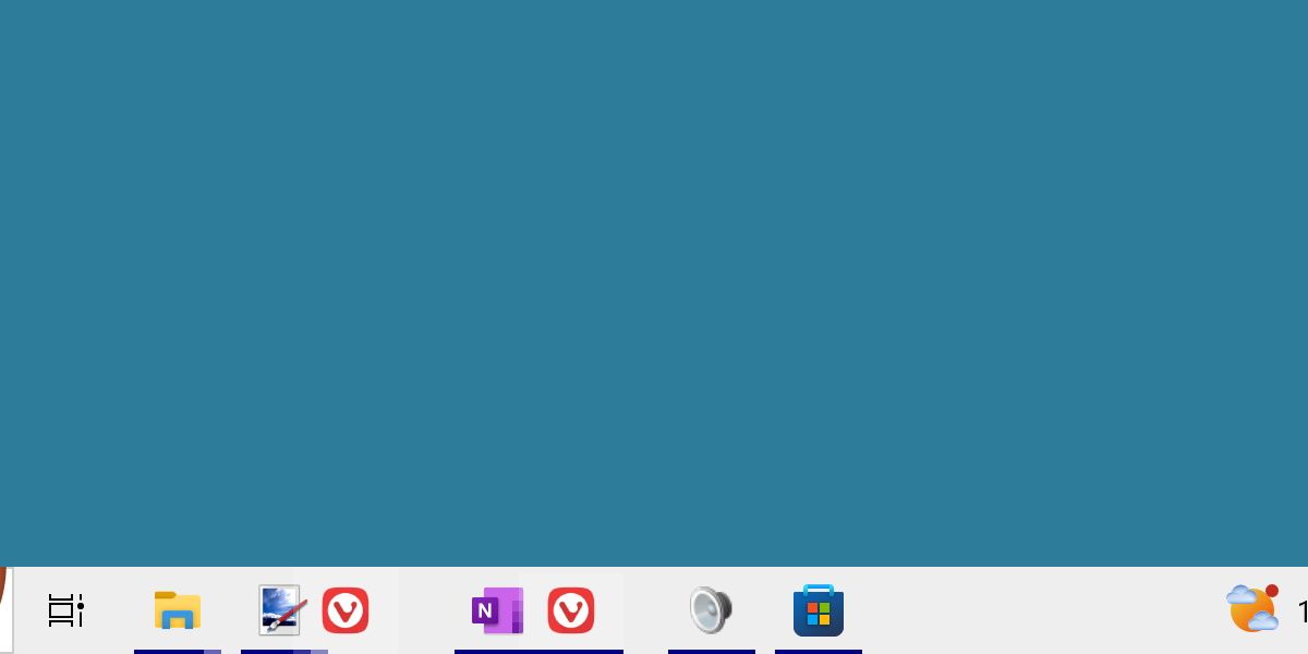 screenshot of the taskbar icons bunching up in windows 11