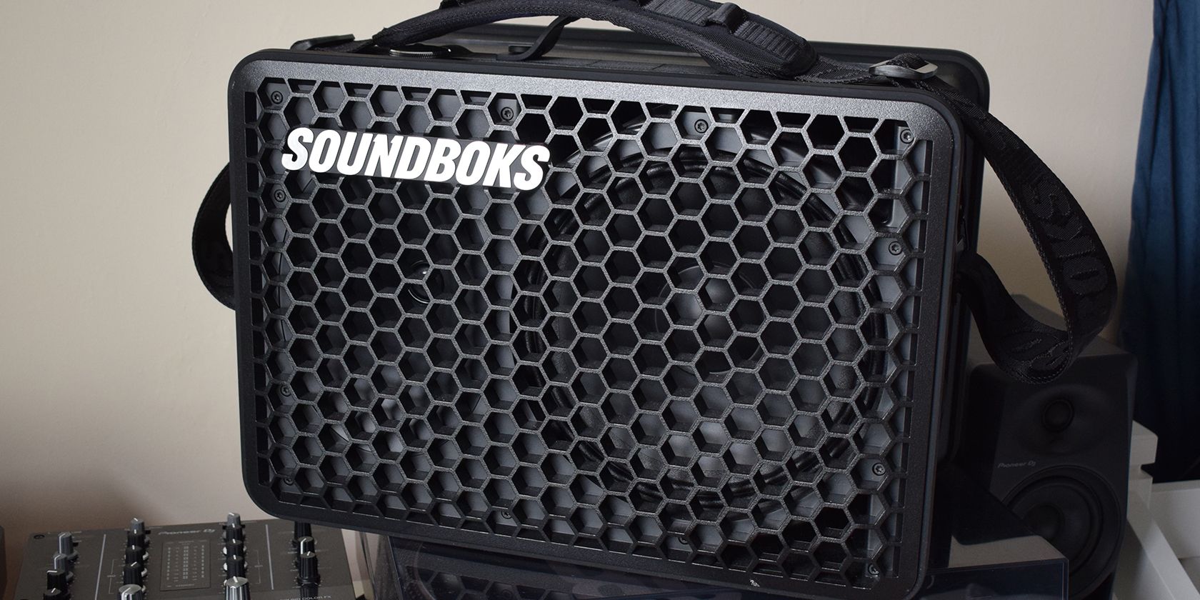 ووفر و توییتر Soundboks Go