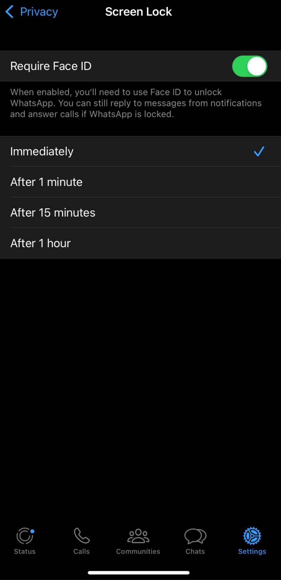 گزینه های قفل صفحه واتساپ با فعال بودن Require Face ID.