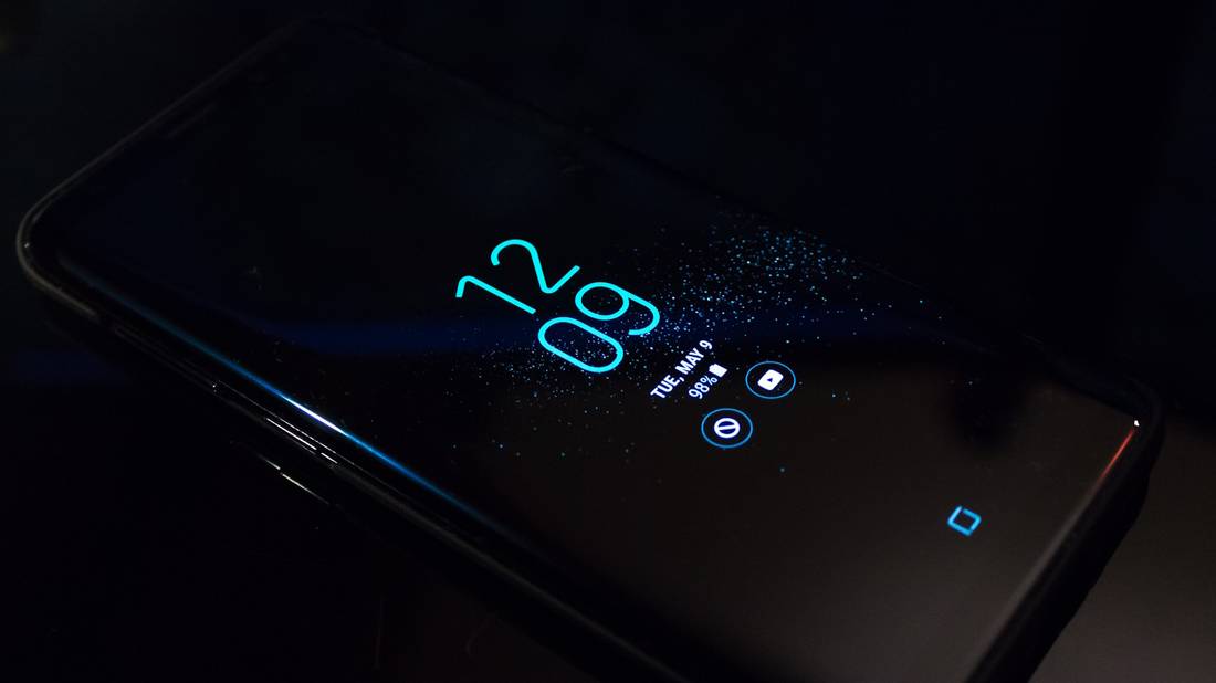 How to Unlock Your Android Phone Screen Without the Power Button