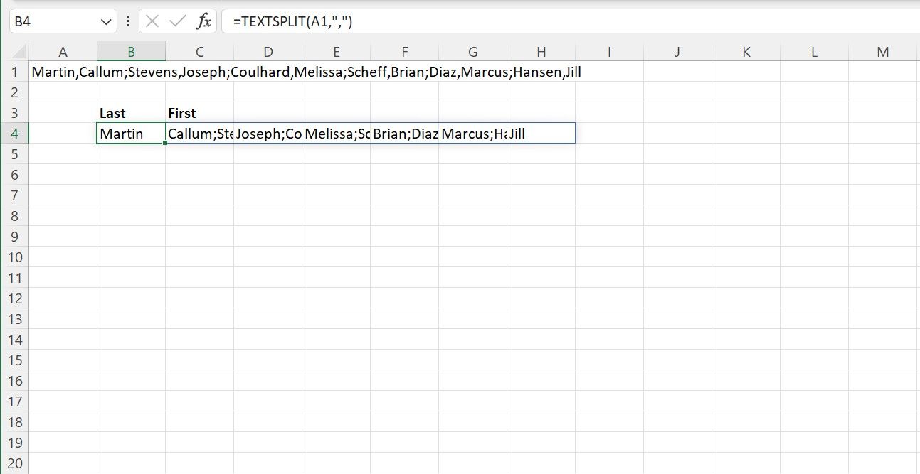 نمونه ای از تابع TEXT SPLIT در اکسل با نام ها در دو ستون پخش شده است