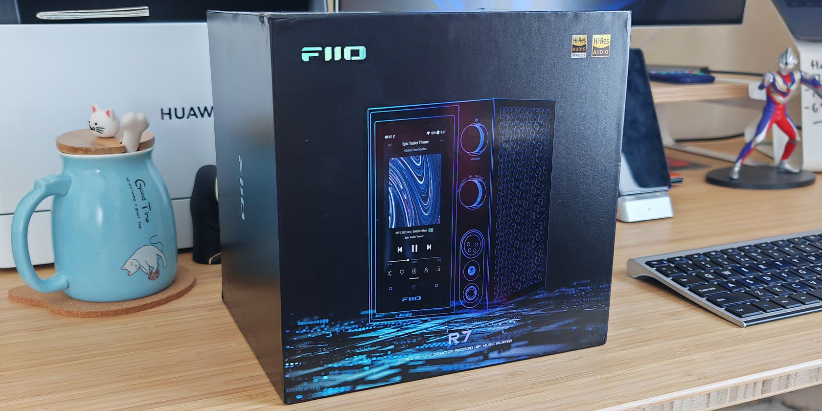 The FiiO R7 is a unique hi-res desktop system for upgrading your home  office and headphone audio