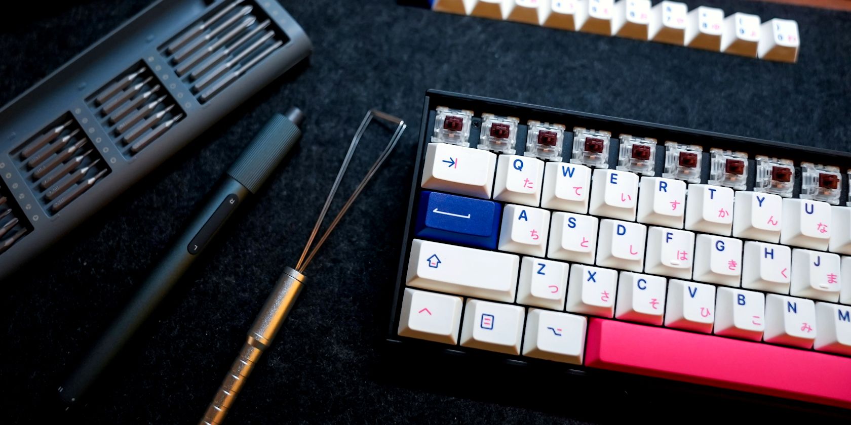 mechanical keyboard showing switches and key puller feature
