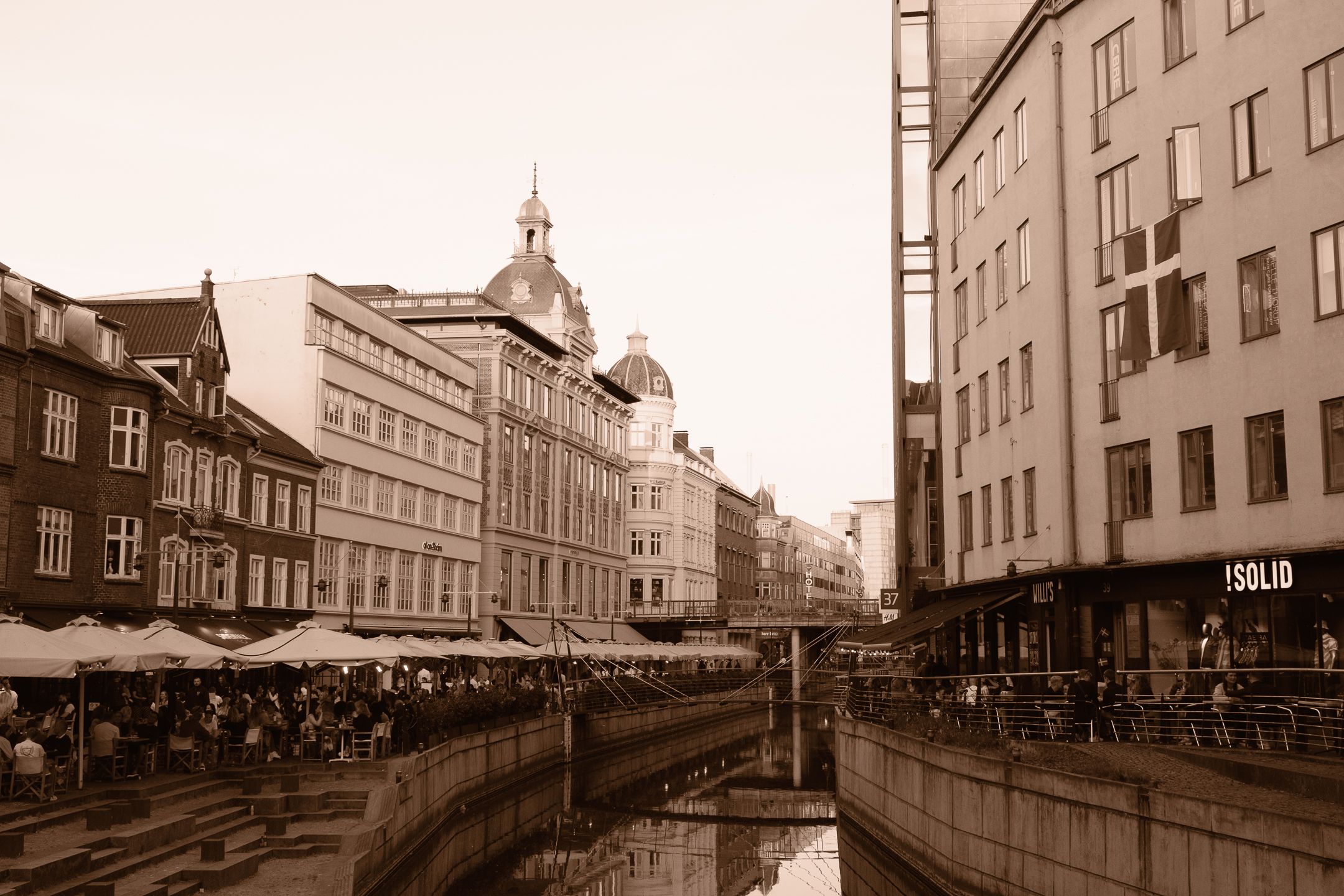 The Different FujiFilm Simulation Color Profiles Explained