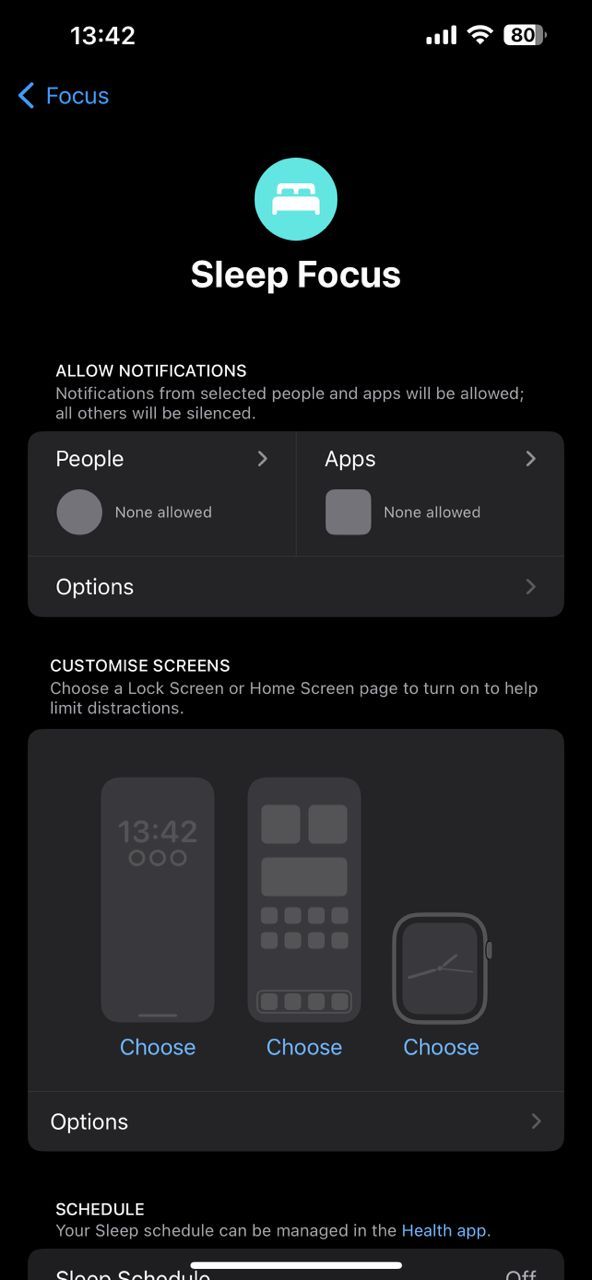اسکرین شات آیفون که نحوه سفارشی کردن ویژگی Sleep Focus را نشان می دهد