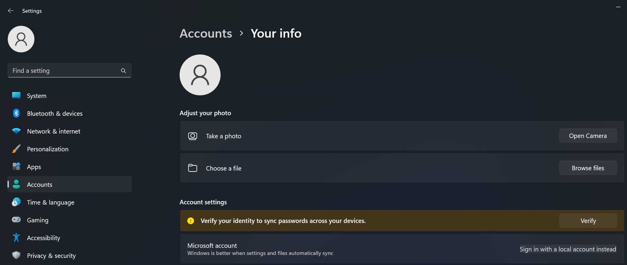 Click on the Sign in With a Local Account Instead Link in Windows Settings App