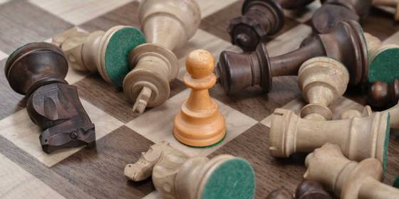 6 Quirky and Fun Chess Apps to Play Chess Variants Online or Against AI