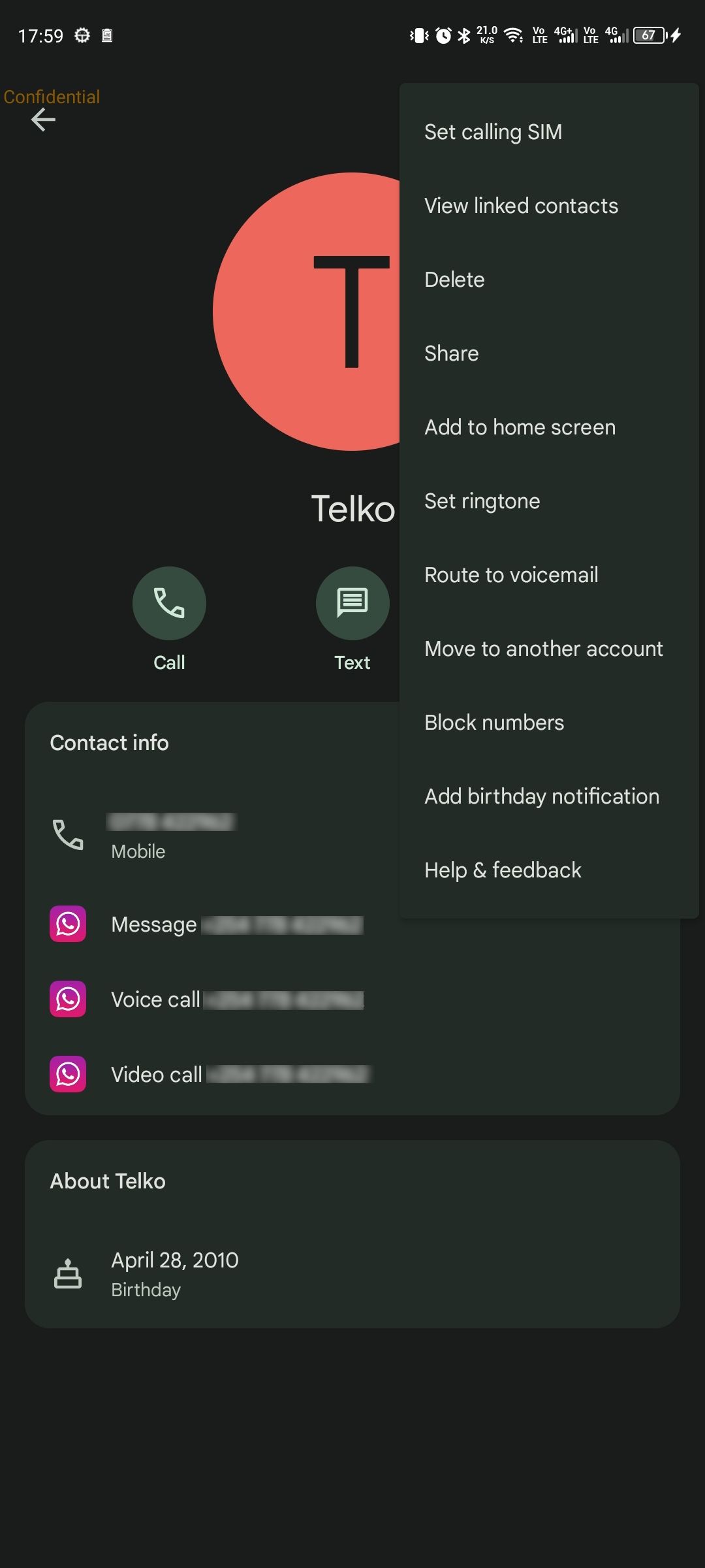 یک منوی سرریز مخاطب در برنامه Google Contacts باز می شود