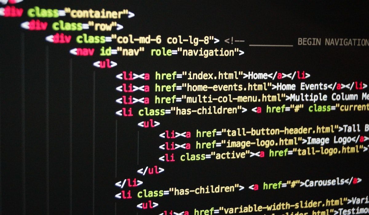 Kode HTML menggunakan atribut ARIA