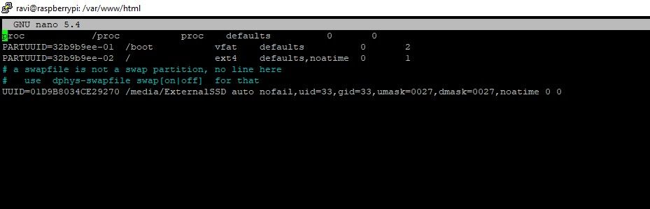 edite o arquivo fstab para montar automaticamente o armazenamento externo no Linux