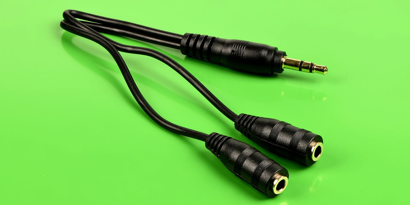 What Is a Headphone Splitter and How Does It Work