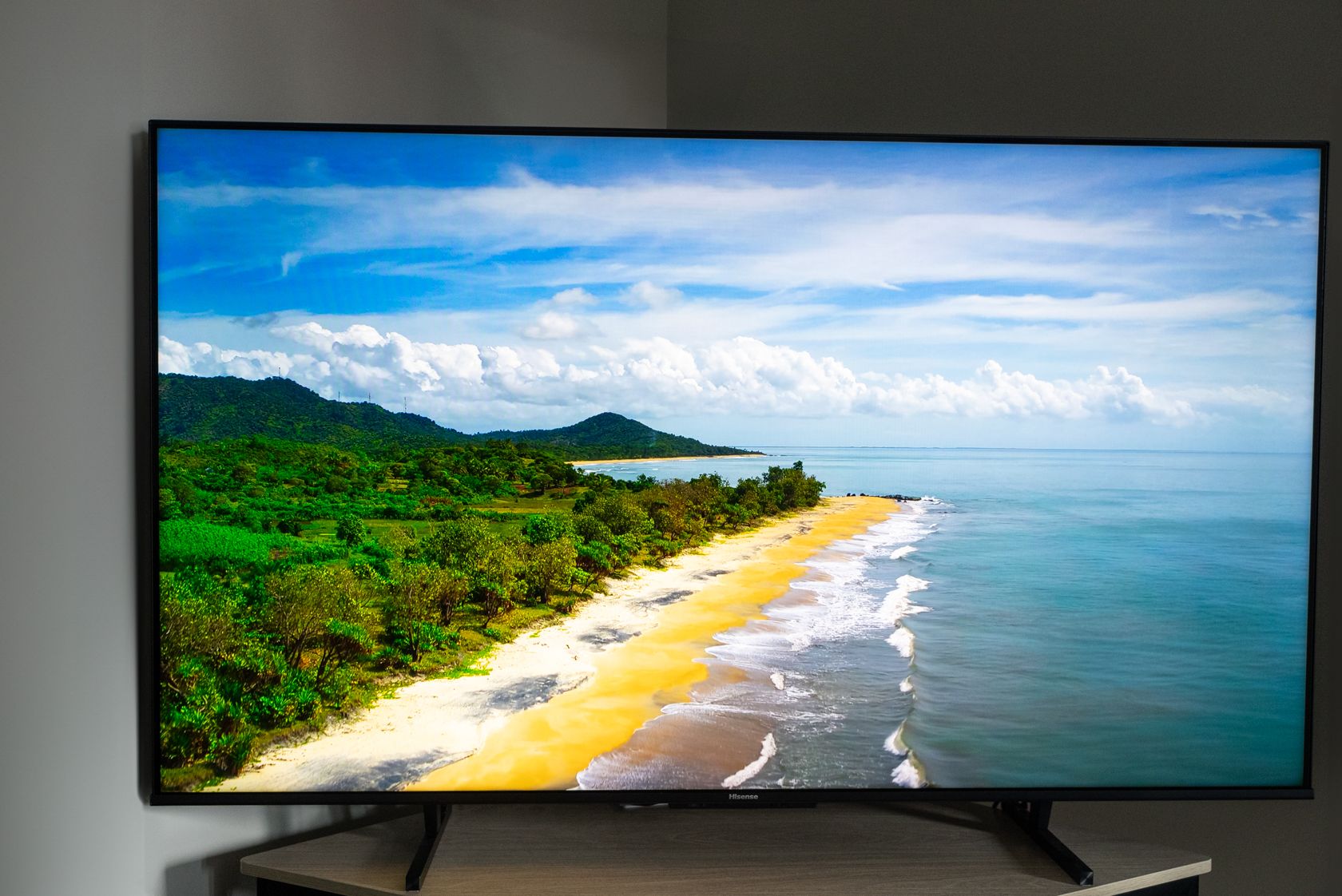 Hisense 65U8K: Flagship Specs for $1000