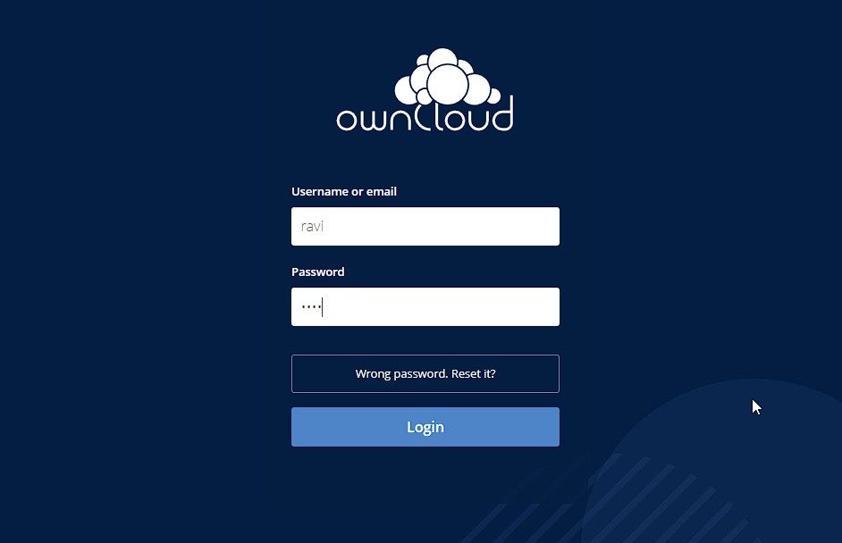 پس از پیکربندی به owncloud وارد شوید