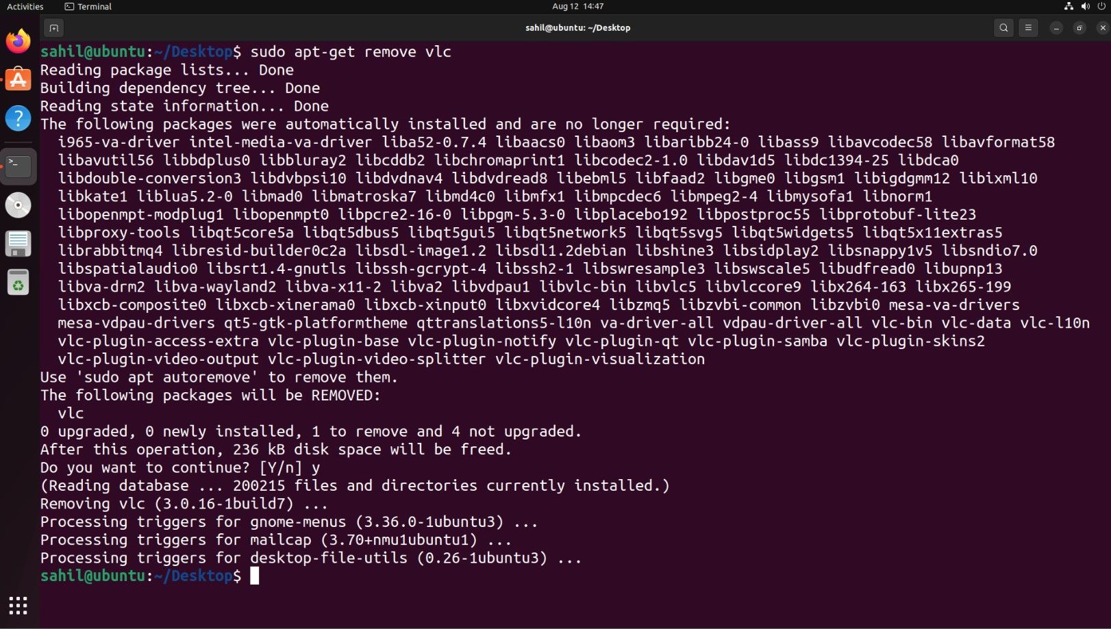 Ubuntu terminal window with code snippets to remove VLC