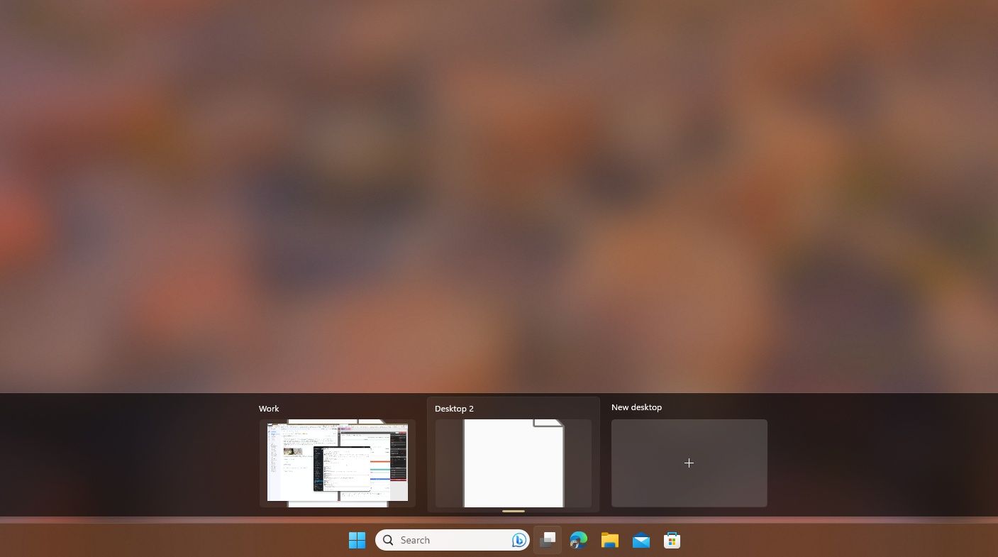 Captura de tela mostrando vários desktops no Windows 11