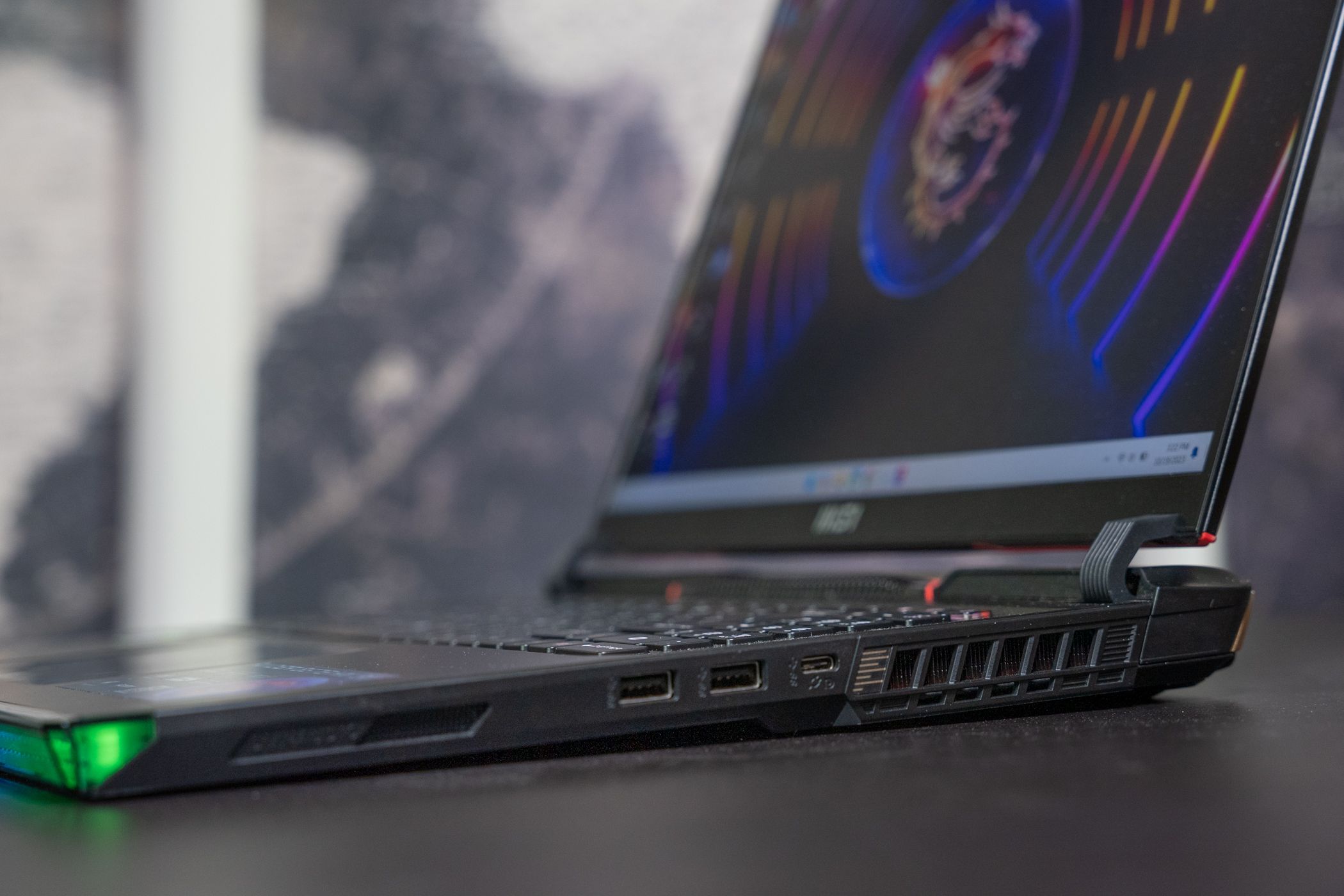 MSI Raider GE78 HX - Right Side