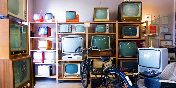 TV Buying Guide: How to Pick the Right TV for Your Living Room