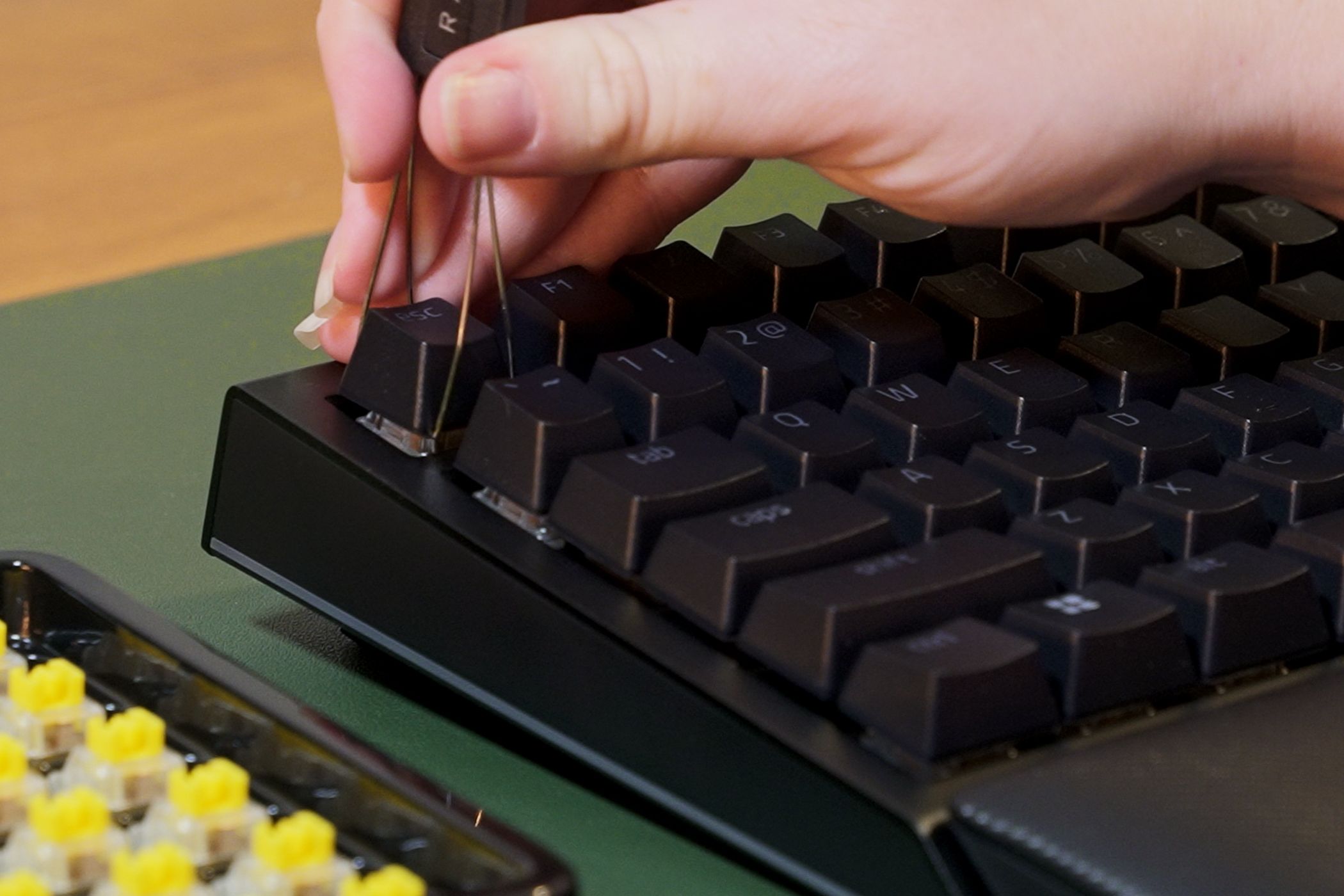 Razer Blackwidow 75% - Removing Key Cap