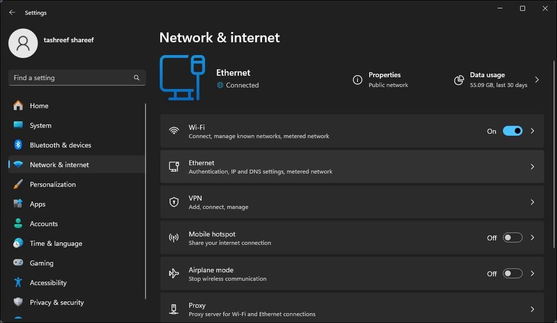 Windows 11-Einstellungs-App mit Ethernet-Netzwerk- und Internetinformationen