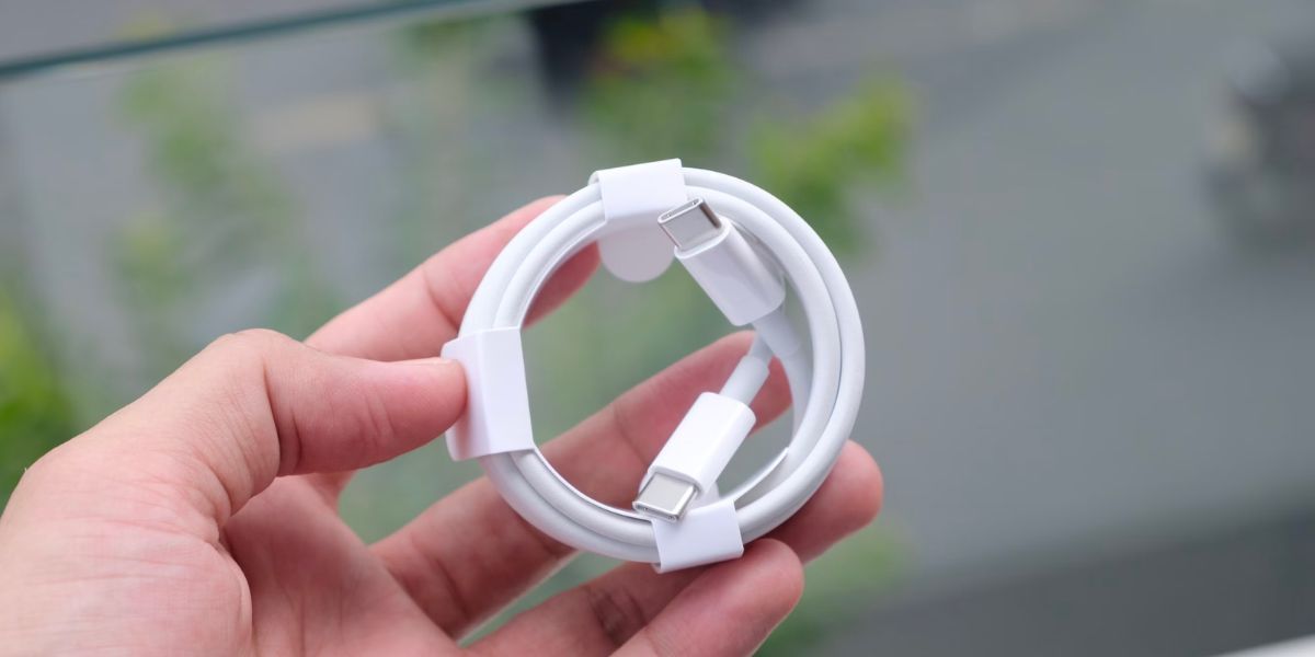 apple white usb-c to usb-c cable