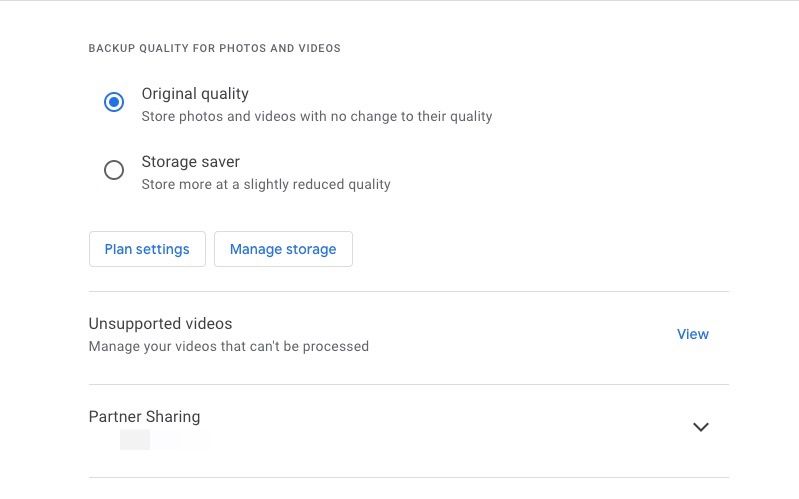 Menú de configuración de Google Fotos que muestra la sección de videos no compatibles