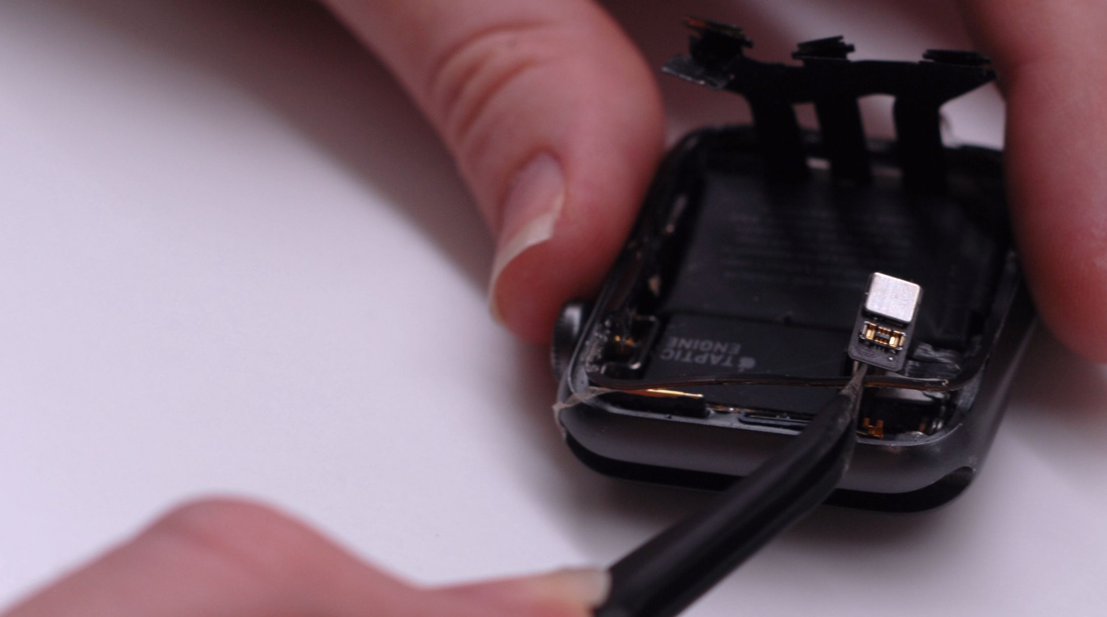 installing the new force touch sensor in the apple watch