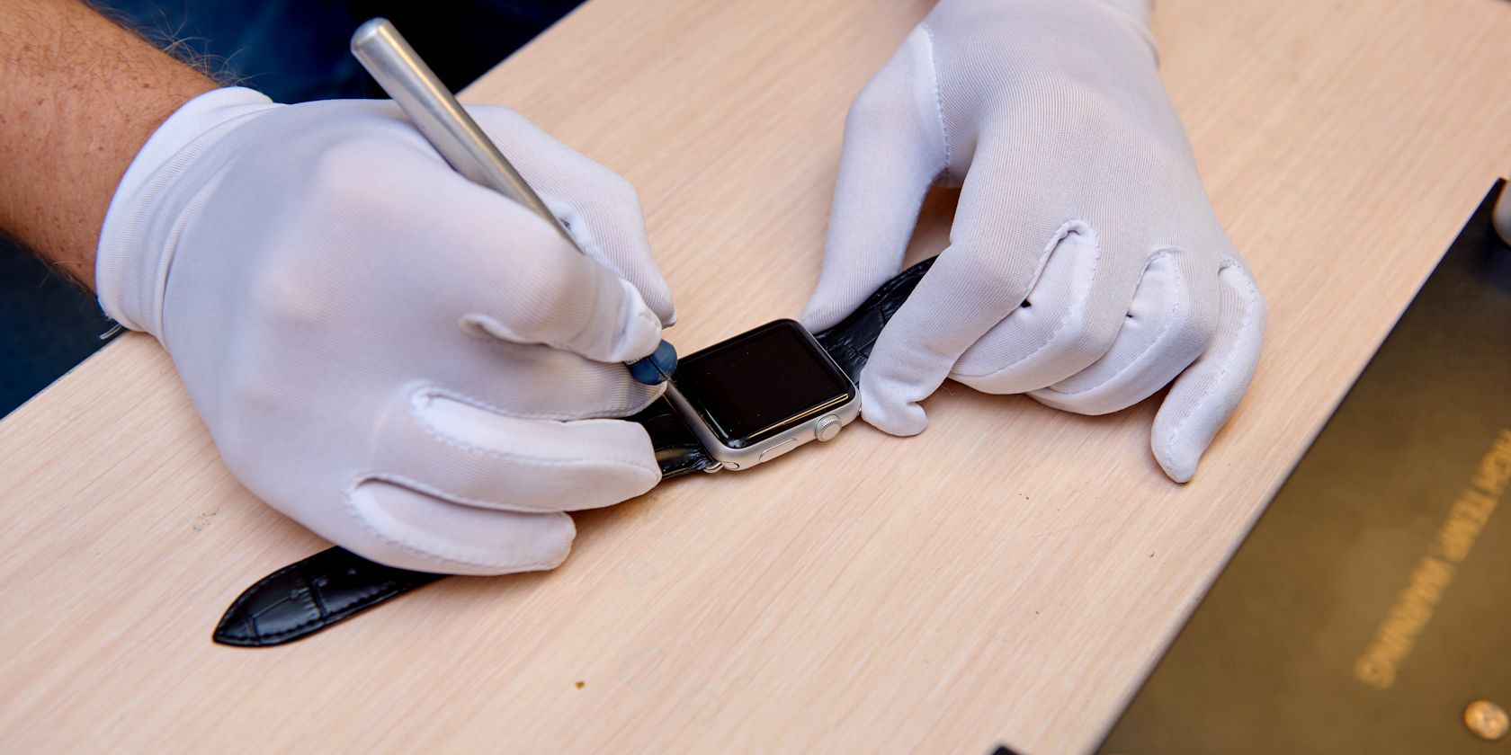 Apple Watch Screen Broke? Here’s How to Fix it