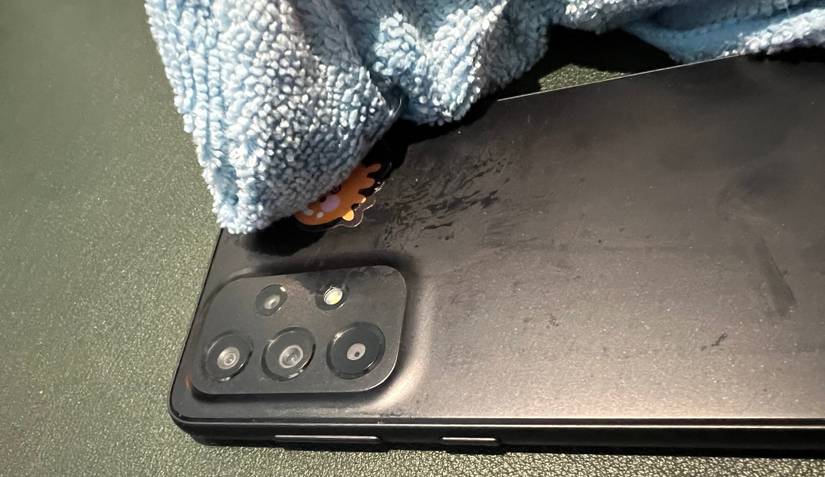 The Ultimate Guide to Cleaning Your Smartphone