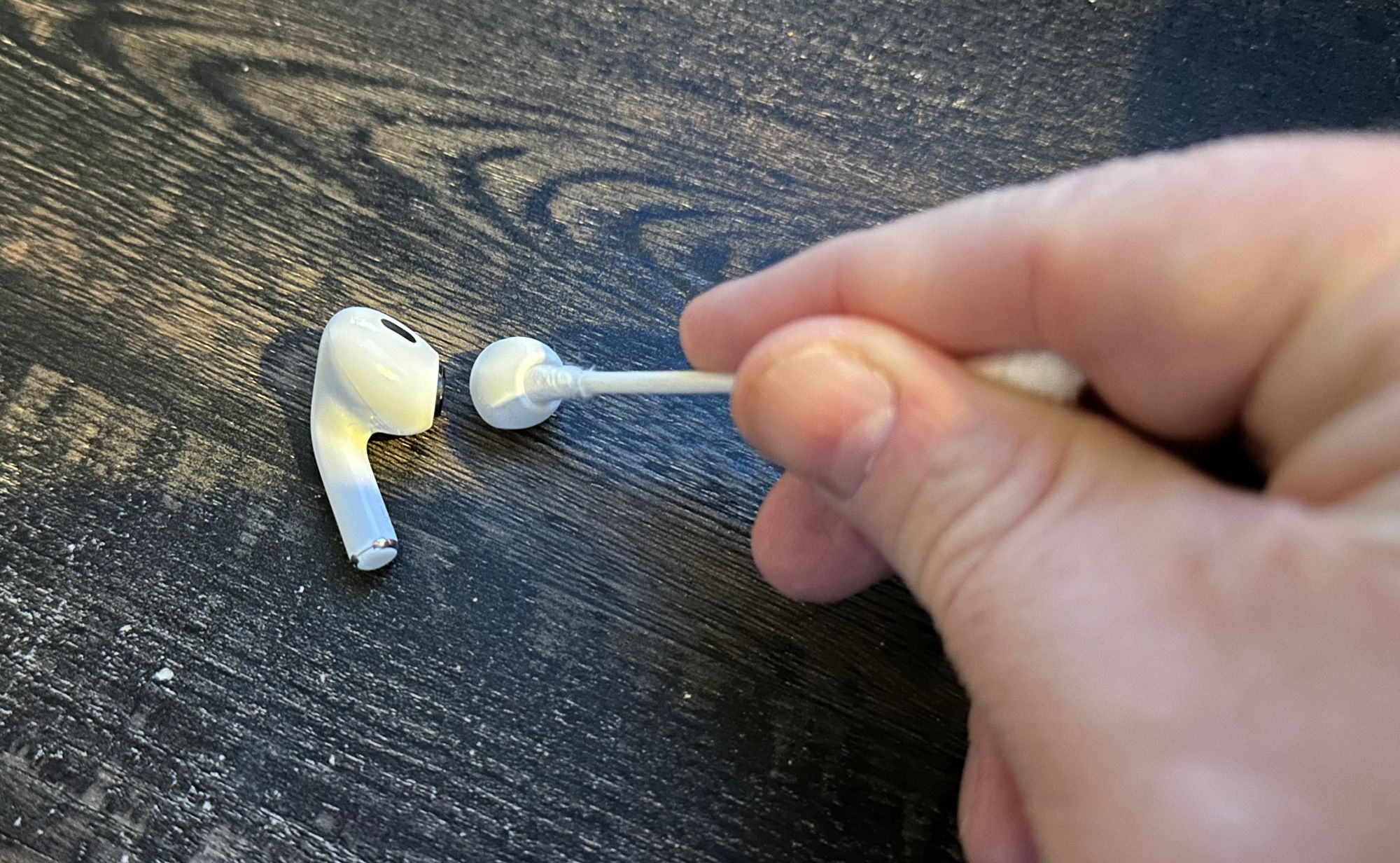 airpods-pro-cleaning