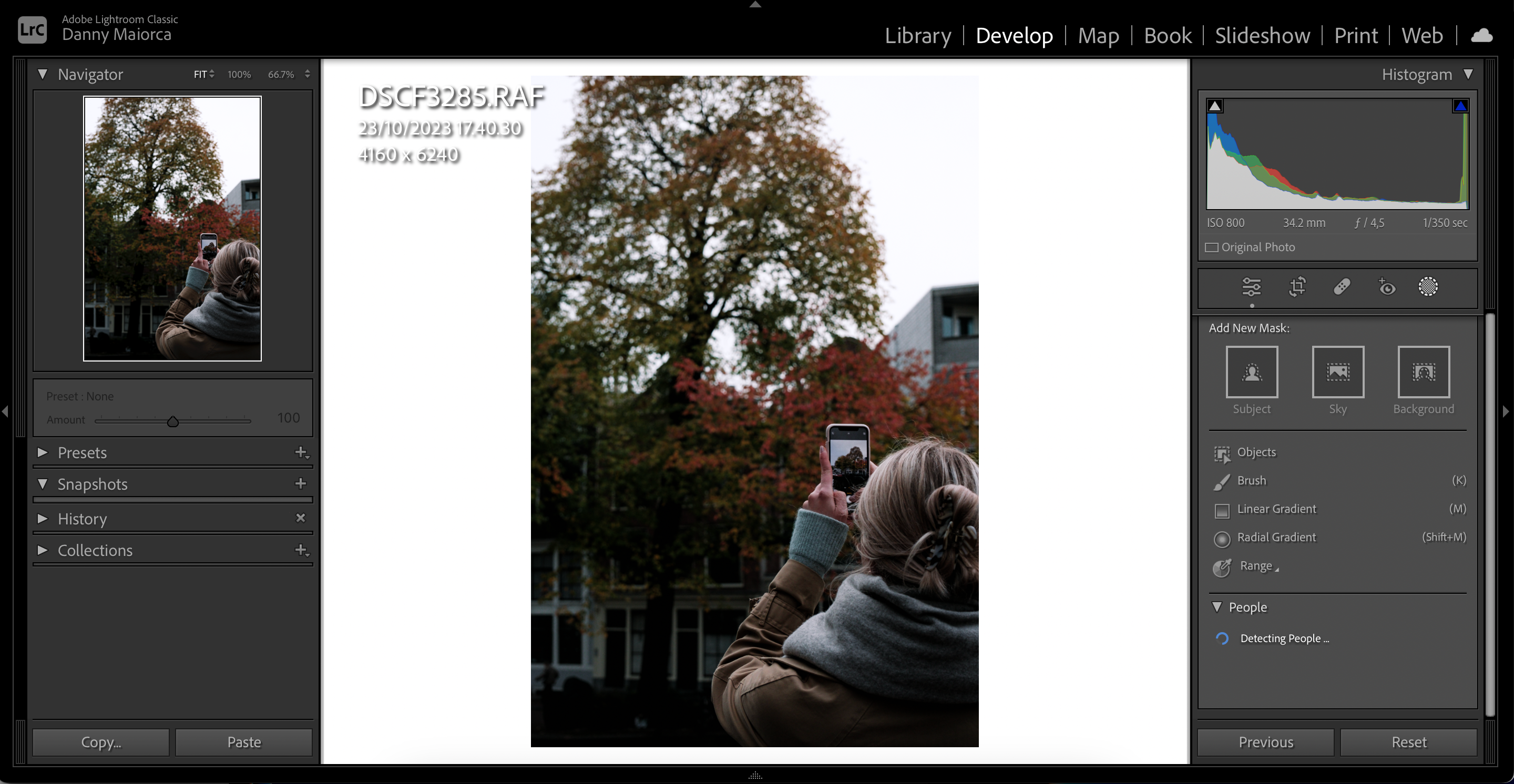 ابزار Brush را در Adobe Lightroom انتخاب کنید