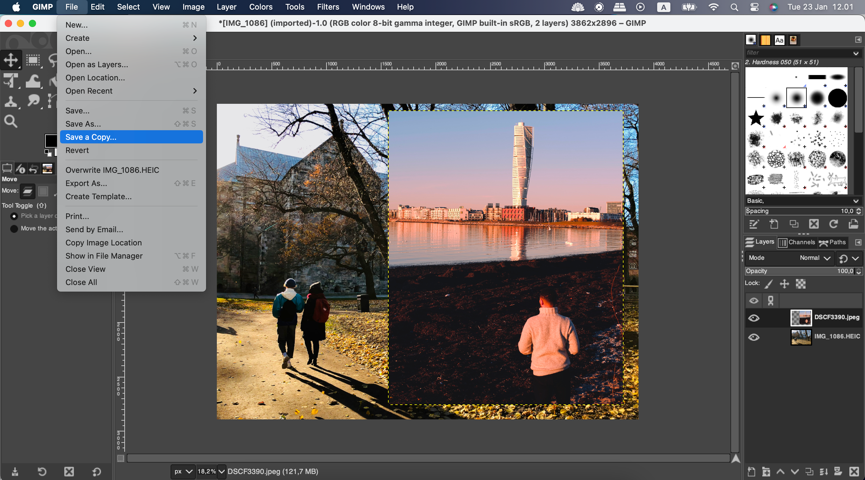 پس از ویرایش و افزودن دو عکس به یکدیگر در GIMP، تصویر را ذخیره کنید