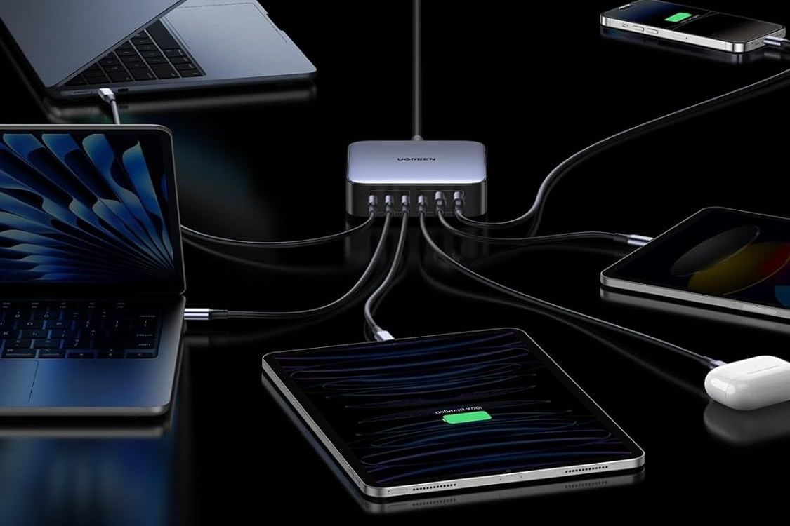 the ugreen nexode 200w charger is connected to 6 devices