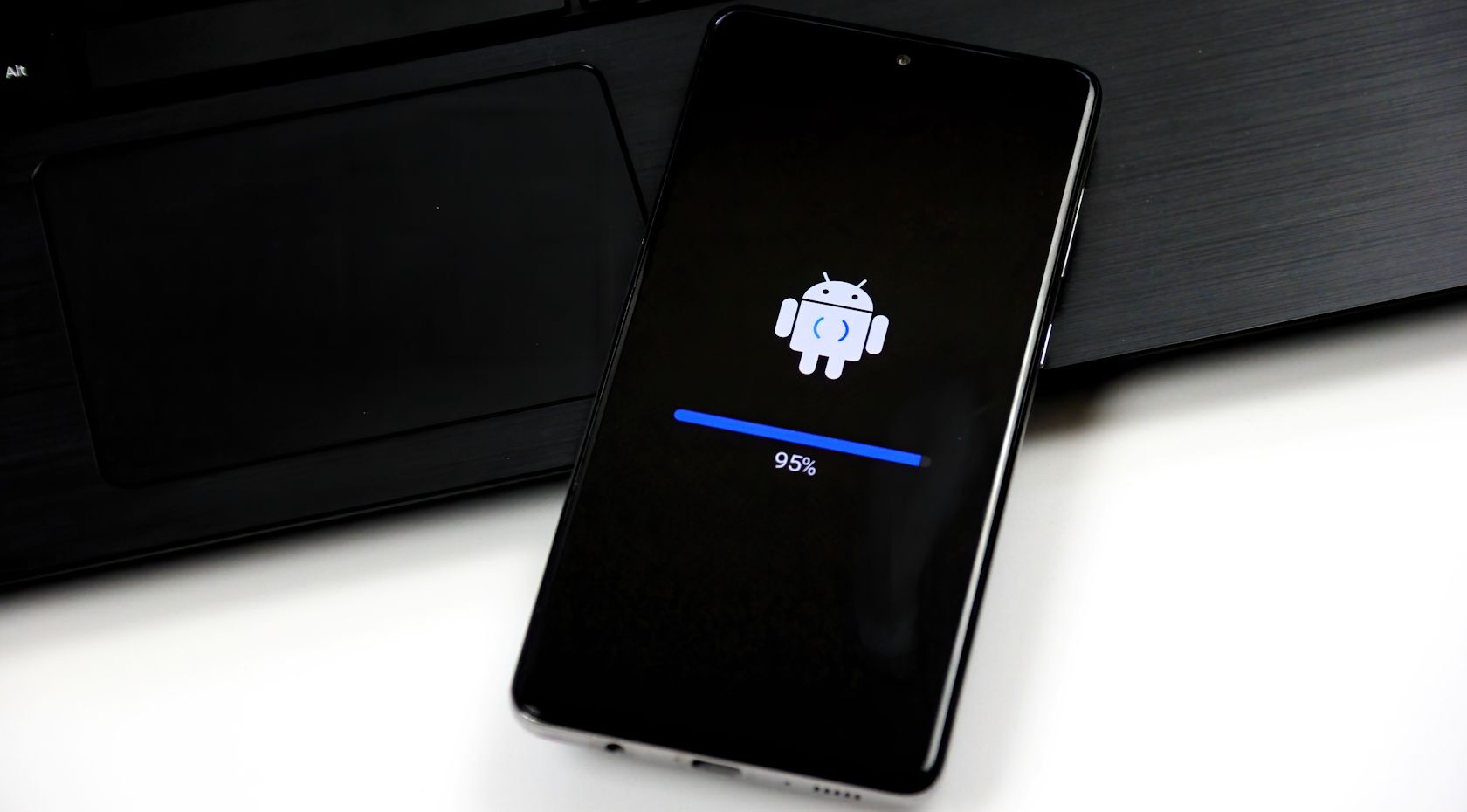 Android OS updating on a Samsung phone