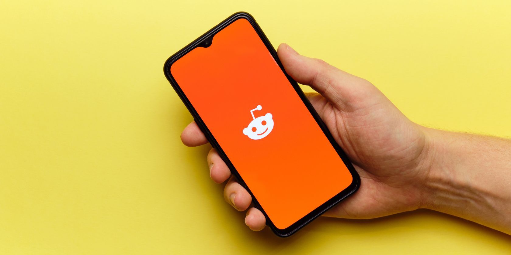 reddit logo on a smartphone