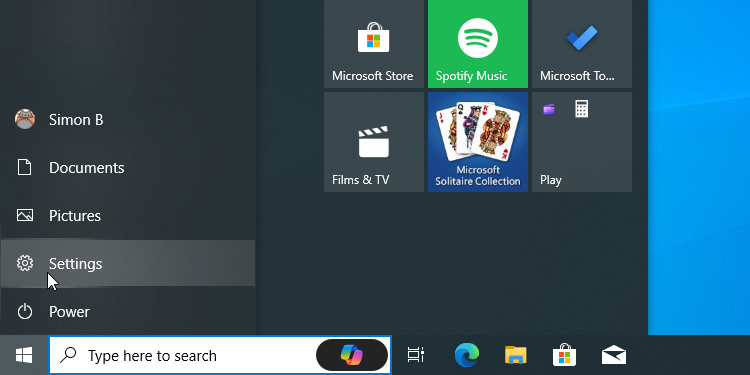 Selecting the Settings option in the Windows 10 Start menu