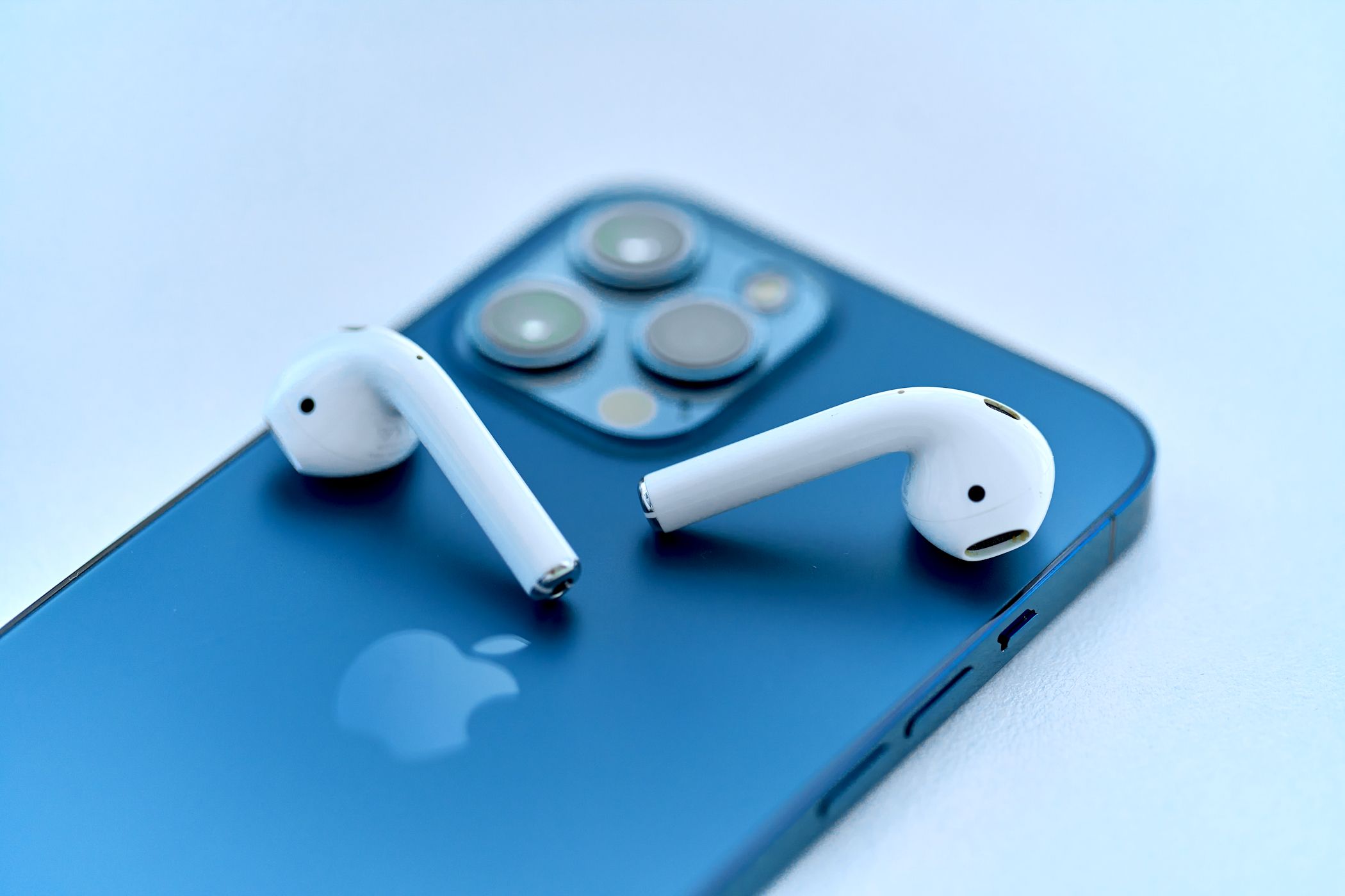 airpods on top of iphone 12