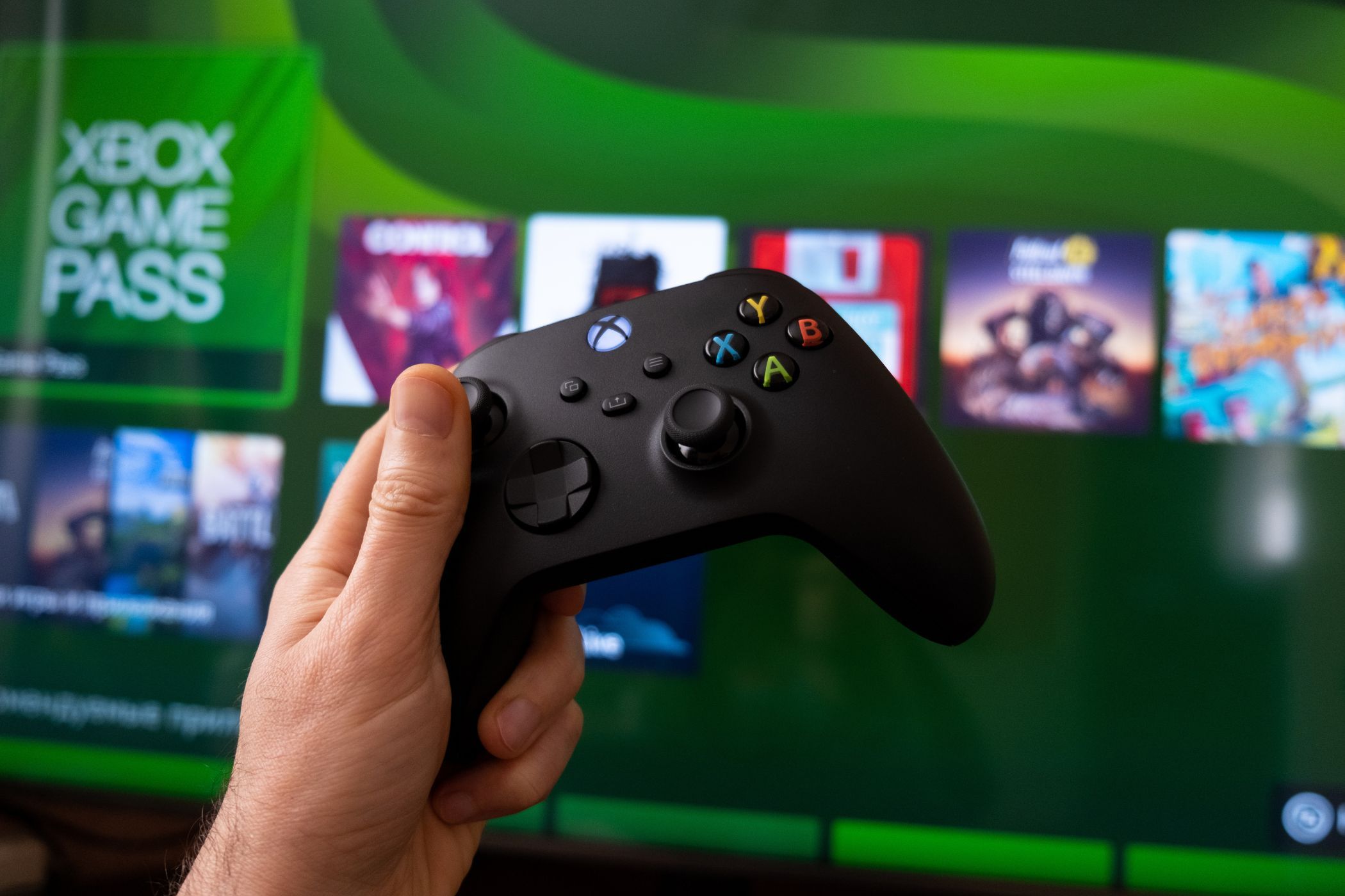 Microsoft Is Reportedly Letting You Stream Your Own Xbox Games Really Soon