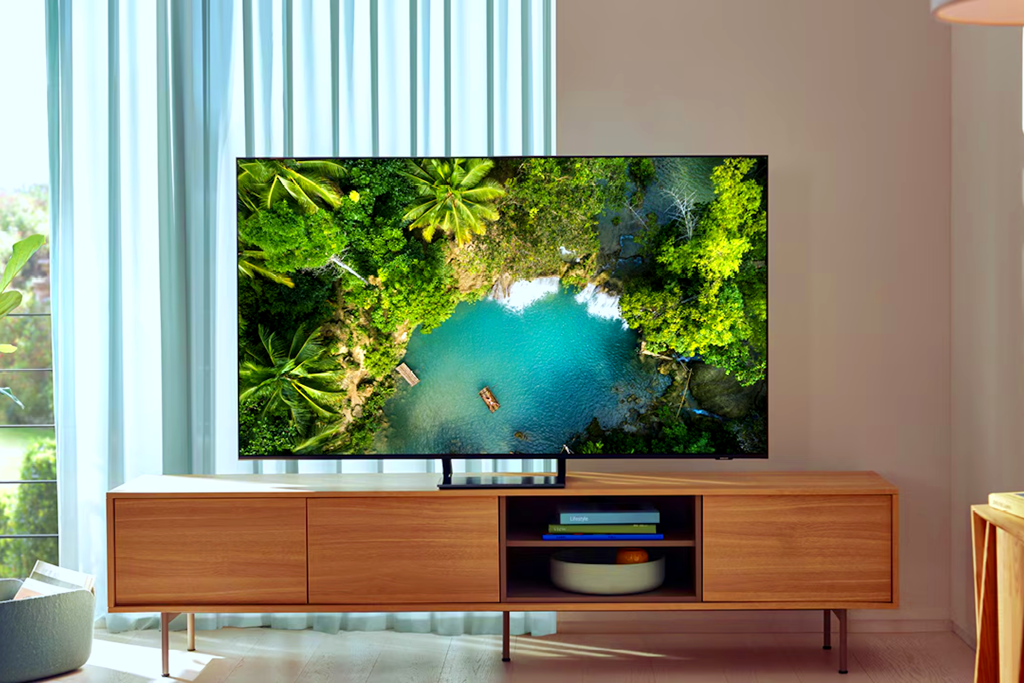 The 4 Reasons I Always Buy a QLED TV (and You Should Too)