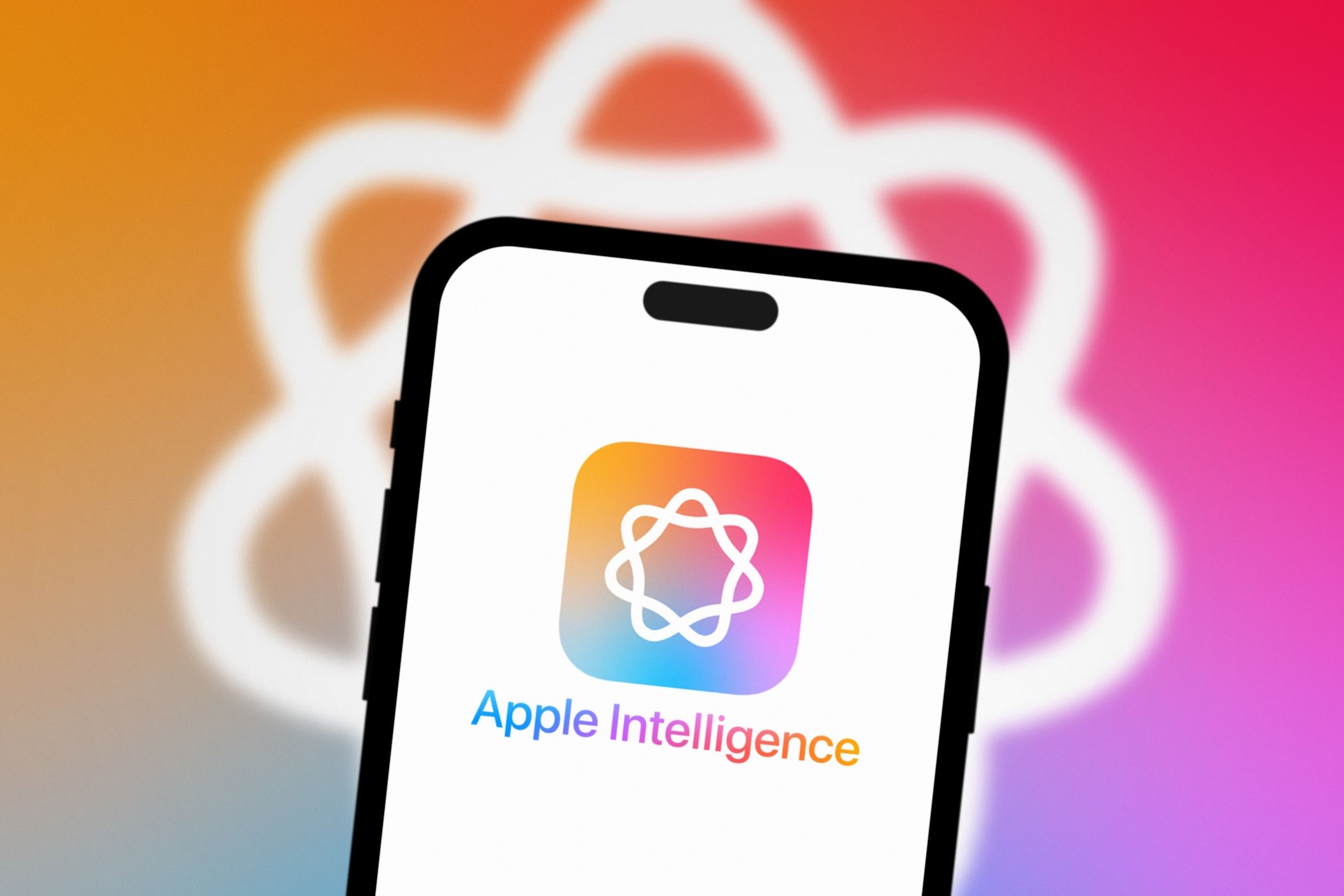 لوگوی Apple Intelligence در آیفون 15 پرو مکس ظاهر می شود