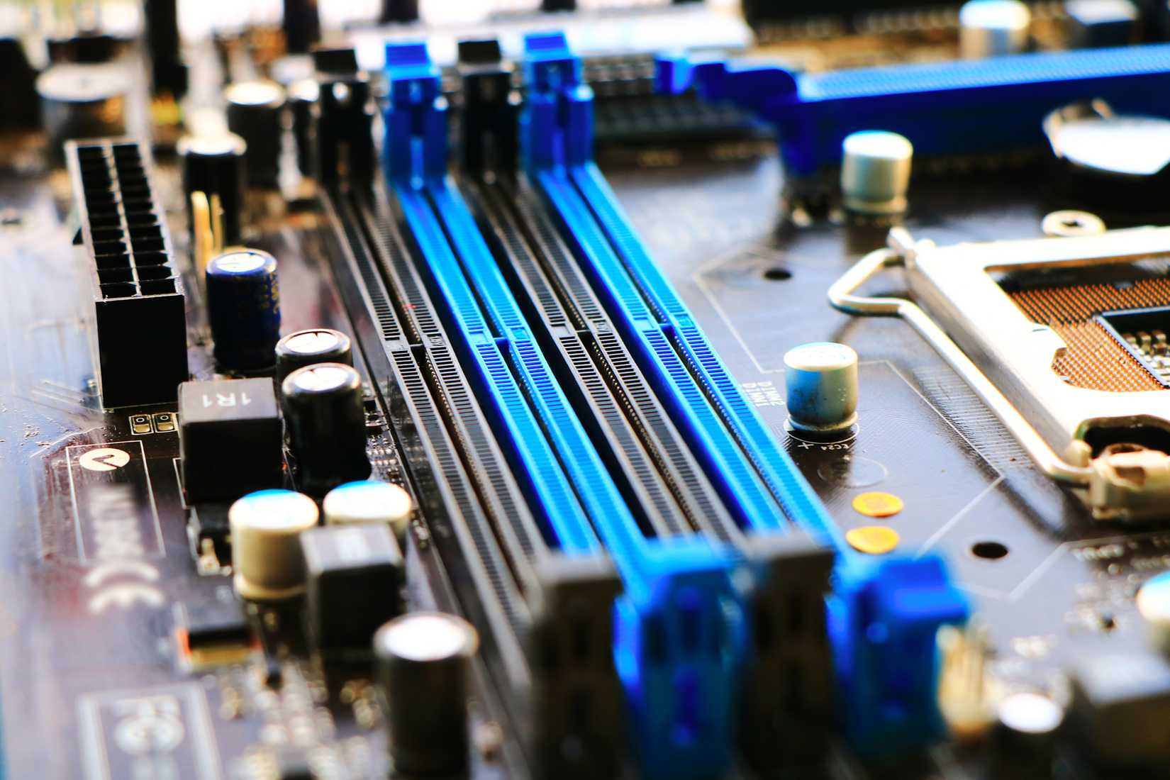 2 Ram Slot Computer Should You Use 2 or 4 Sticks of RAM? Here's What You Need to Know