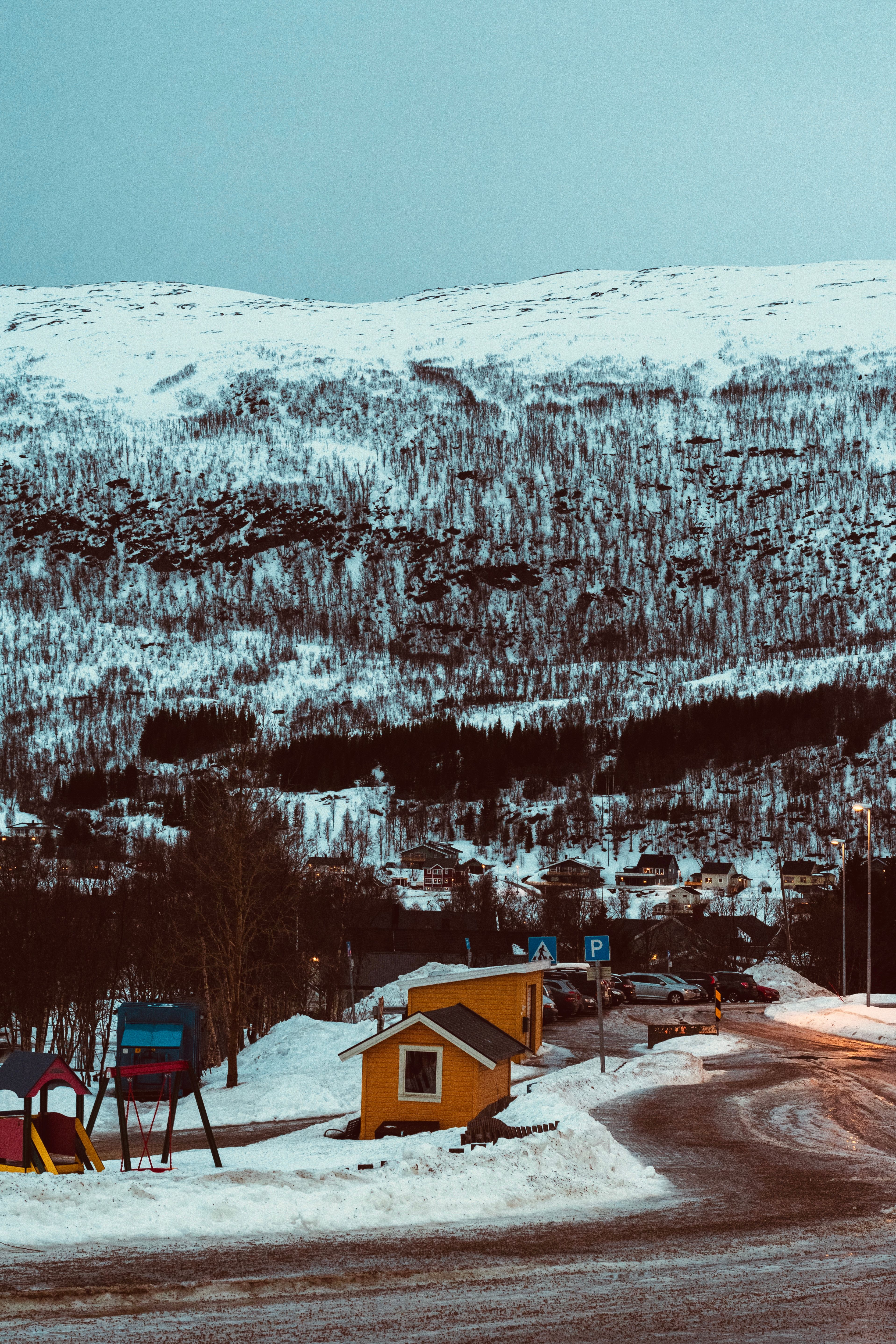 photo of a town in the middle of winter