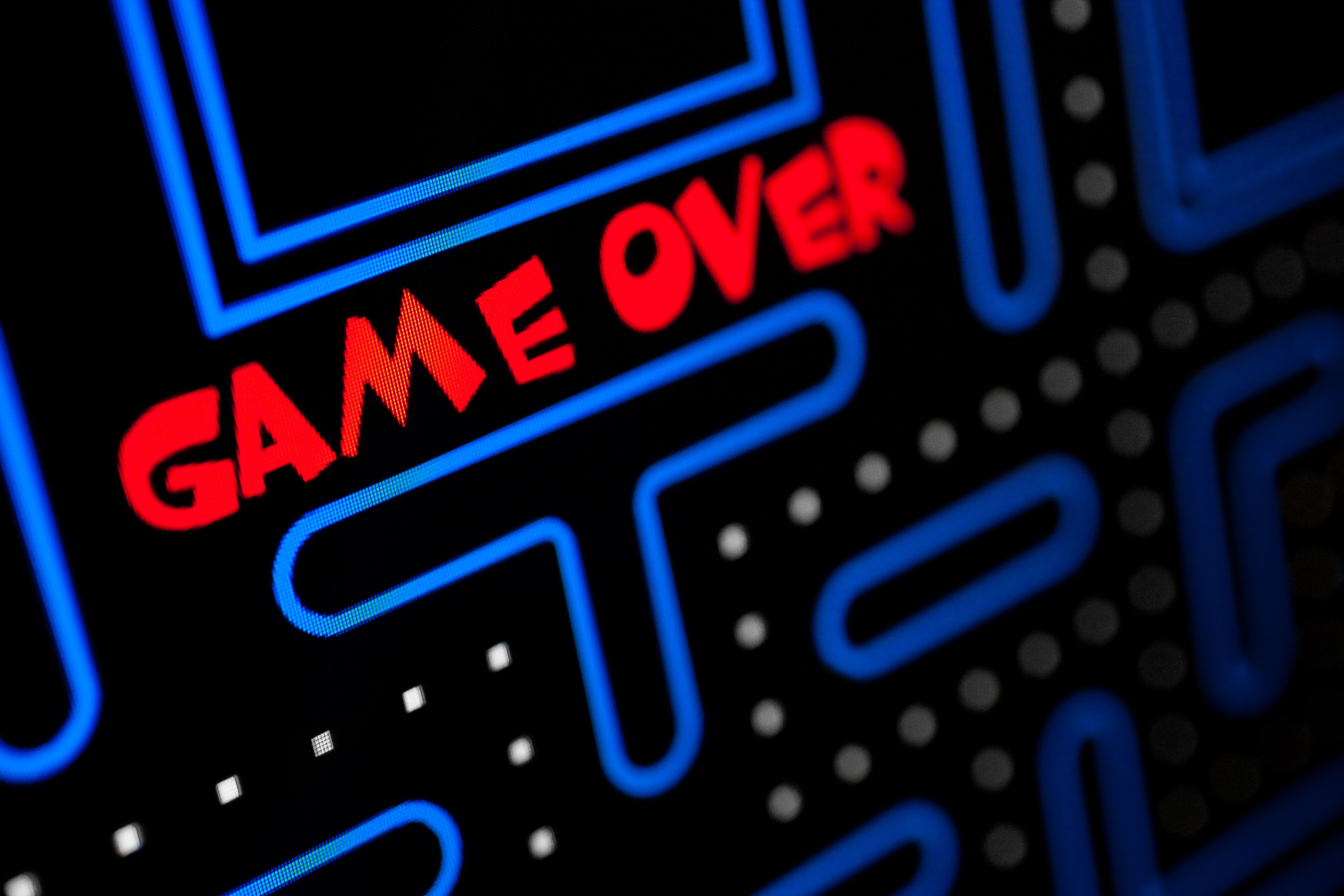 سبک یکپارچهسازی با سیستمعامل Game Over روی صفحه نمایش