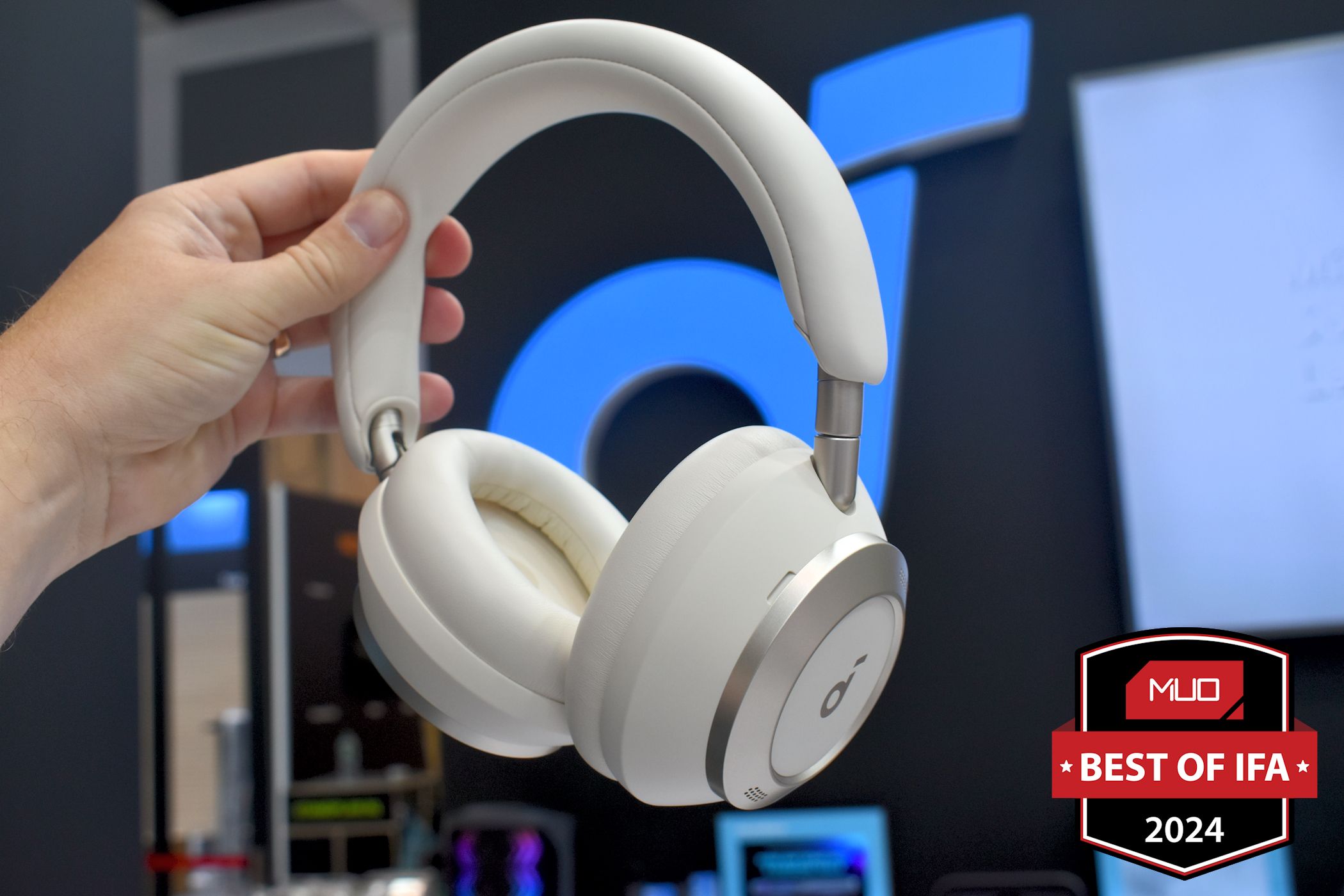 soundcore space one pro headphones award