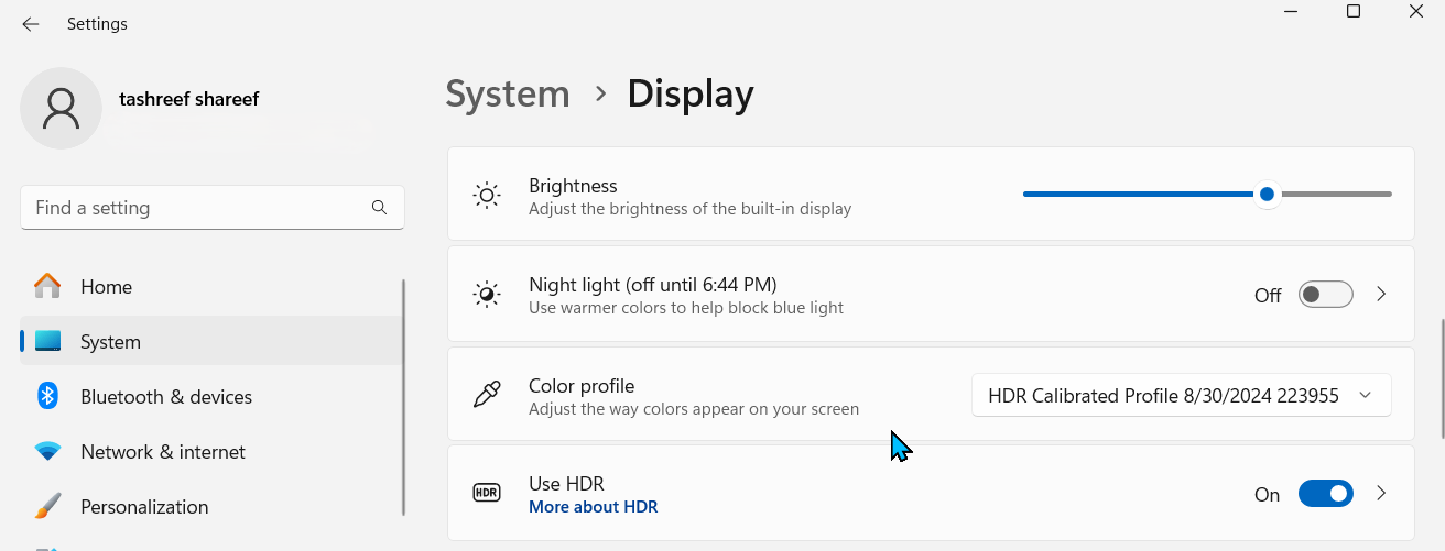 نمایه رنگ HDR در تنظیمات نمایشگر ویندوز 11 انتخاب شده است